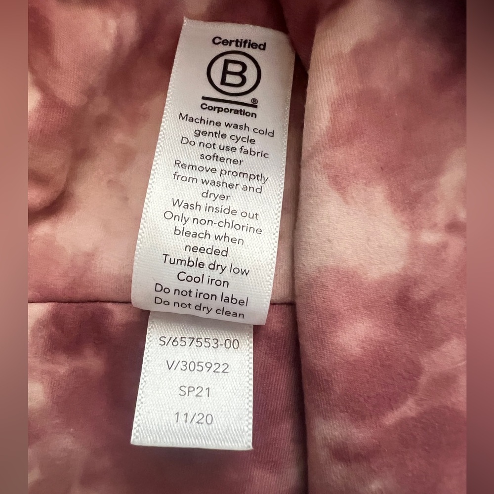 Athleta Women 25" Elation Printed 7/8 Tight Pink Maroon Tie Dye - size M - Picture 9 of 9
